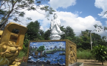 Muốn chưng tượng Bồ-tát để chiêm ngưỡng nhưng sợ thất lễ